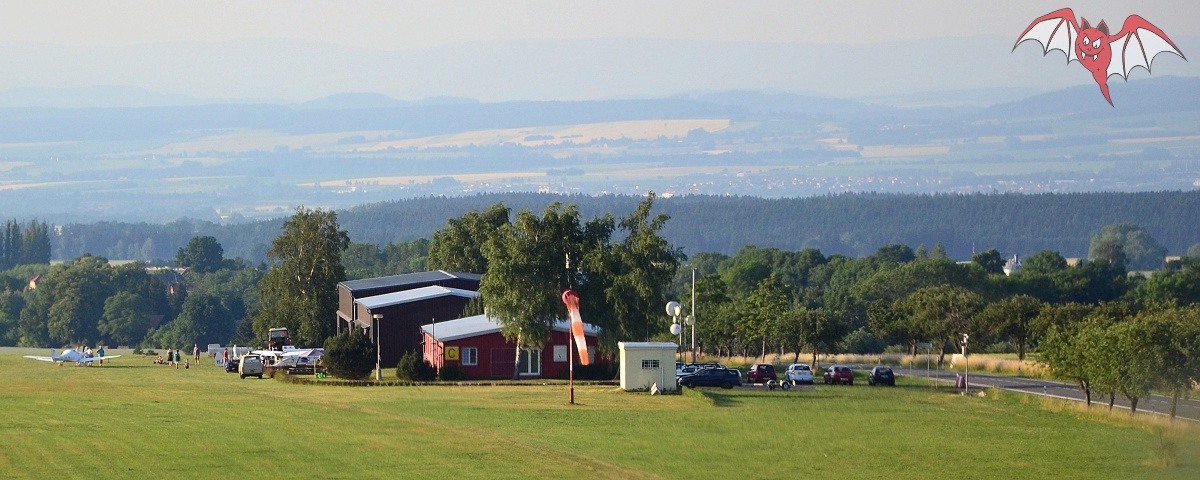 Letiště Polička - pohled od města.